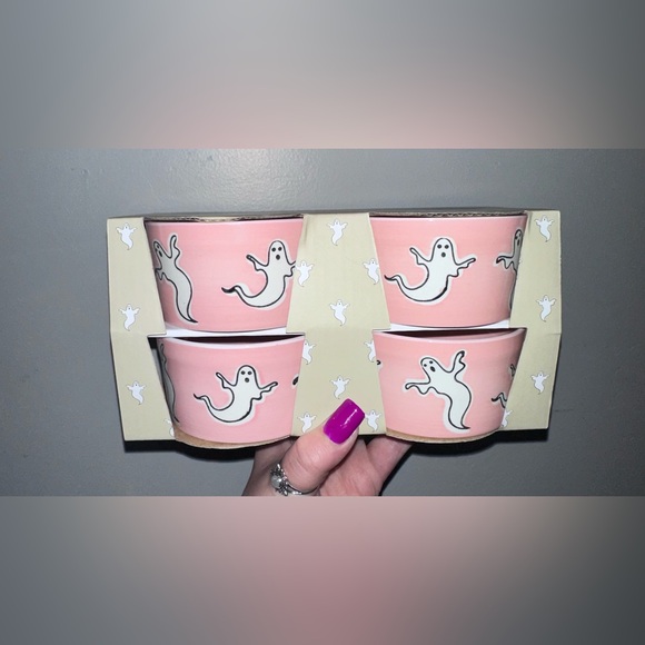 Pink ghost ramekins - Picture 1 of 3